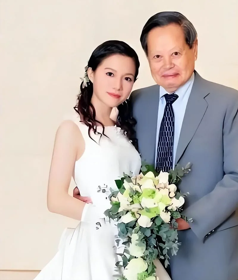 杨振宁和翁帆有生理要求怎么办_1
