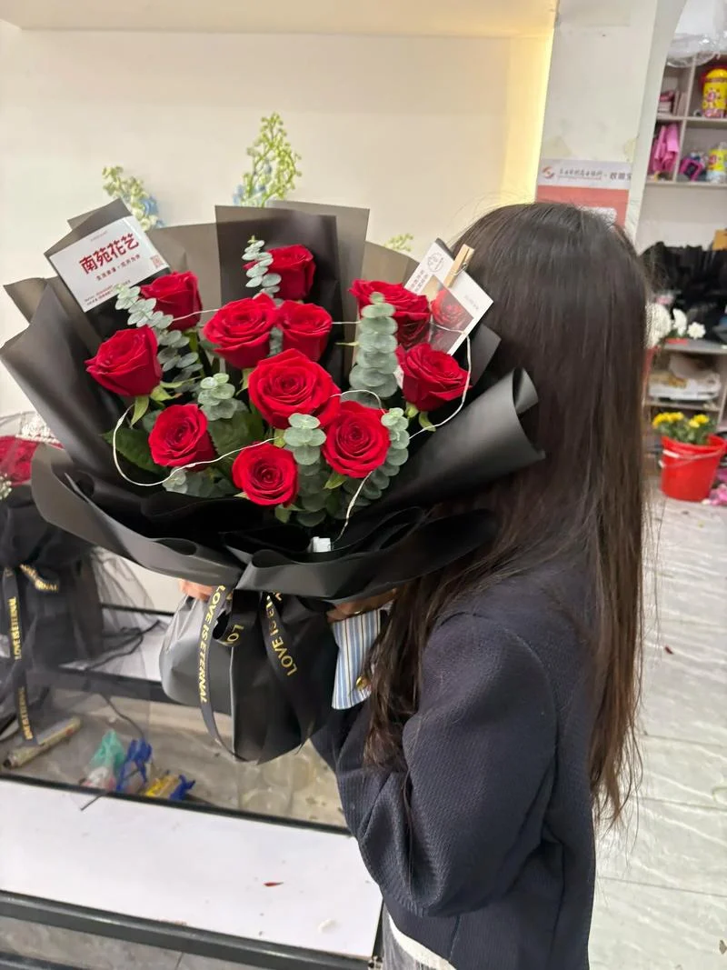 一个姐姐过生日适合送什么花_1