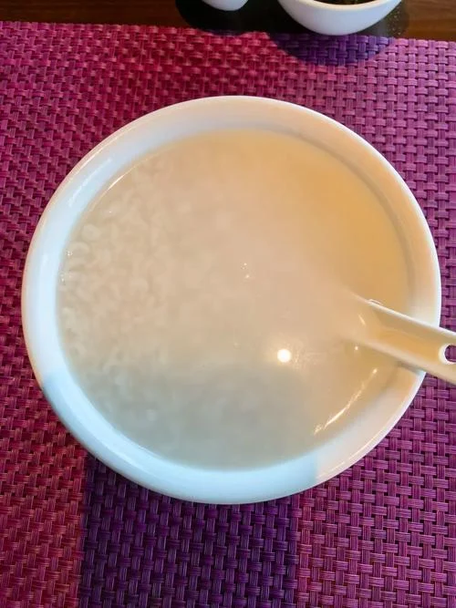 梦见粥馊了_1