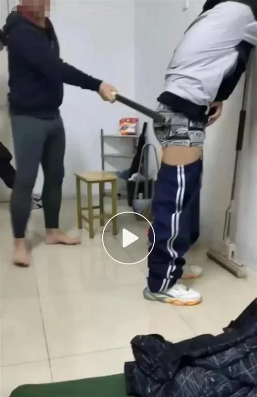 梦见被老师打手板_1