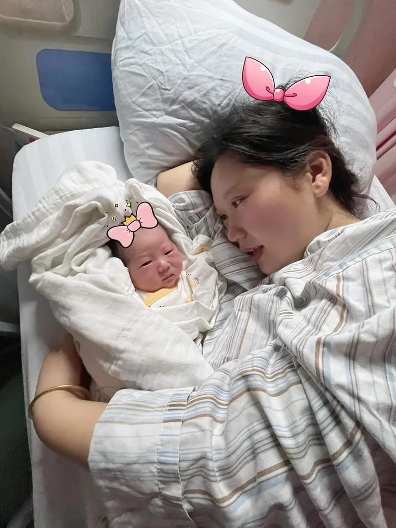 梦见别人生小孩我抱着_1