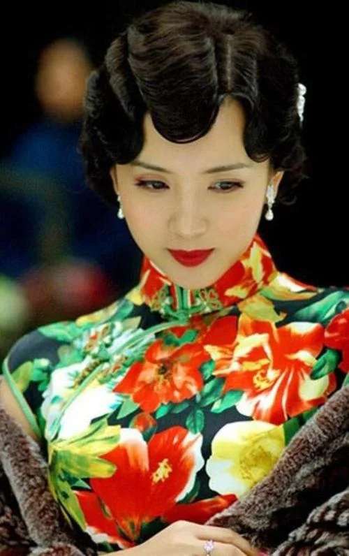 纸醉金迷东方霞结局_2