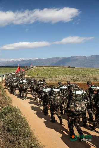 新兵拉练一般多少公里_1