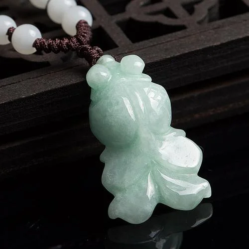梦见捡到翡翠玉石挂件_2
