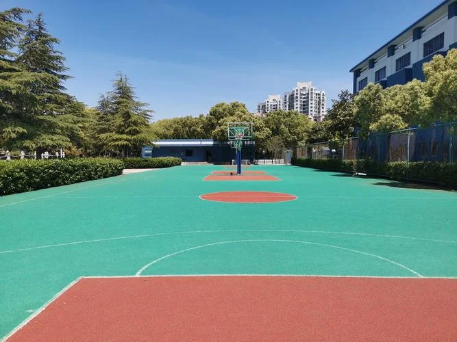 上海中学东校操场-上海中学东校操场