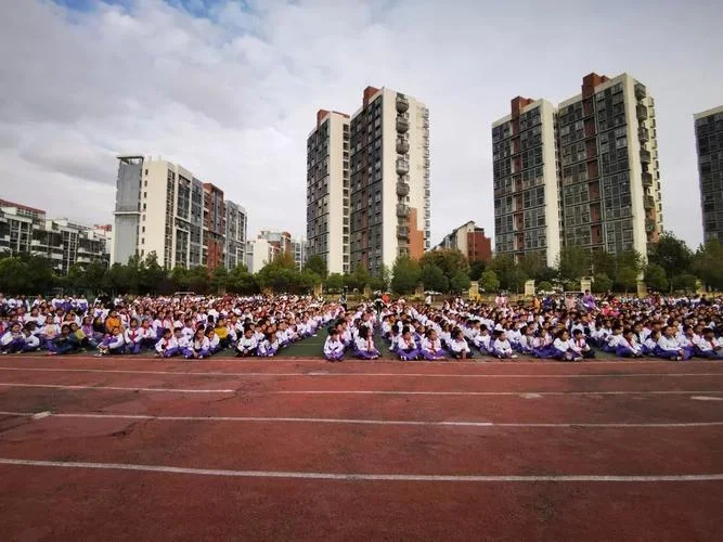 淮南市少年活动中学_1
