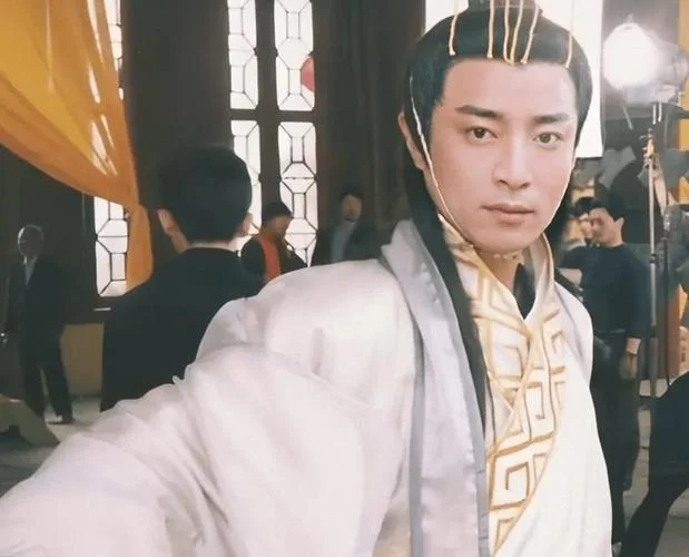 何中华年龄多大了_1